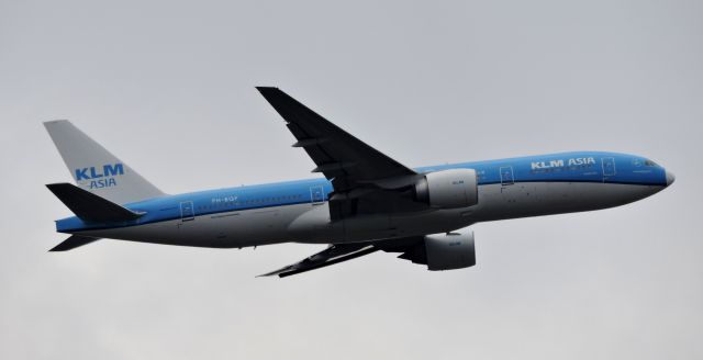 Boeing 777-200 (PH-BQF) - KLM ASIA wheels not down yet, is minutes from landing, fall 2019.