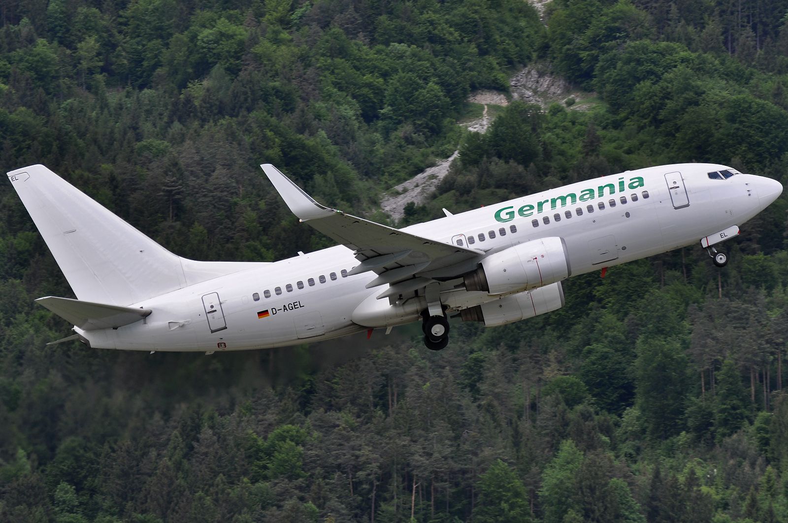 Boeing 737-700 (D-AGEL)