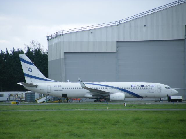 Boeing 737-700 (4X-EKB)