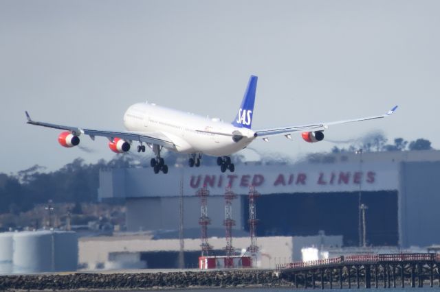 Airbus A340-300 (OY-KBI)