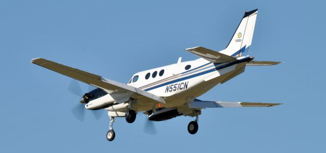 Beechcraft King Air 90 (N551CN) - Choctaw Nation King Air landing at KHOU