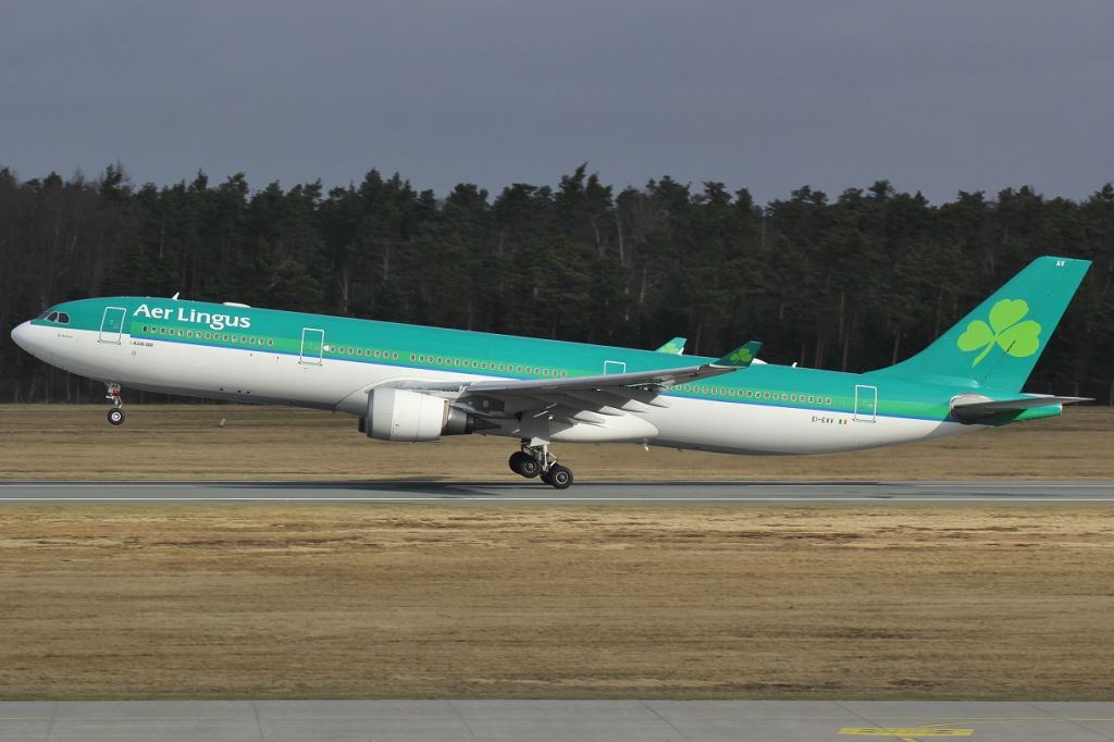 Airbus A330-300 (EI-EAV) - 22. February 2022, depature to ORY on Vueling flight.