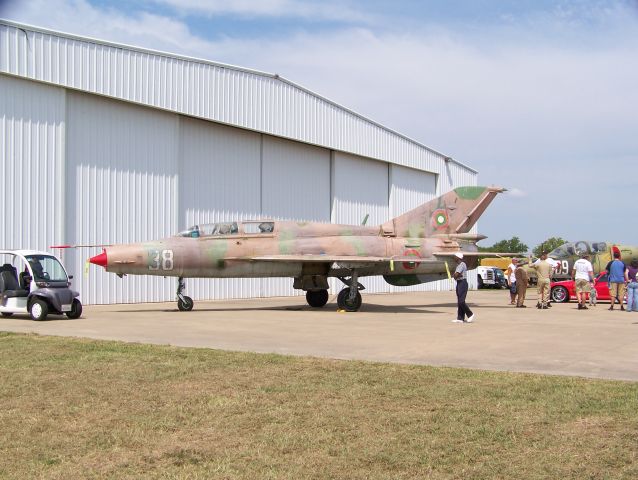 N921UM — - Bord 38 White is an ex-Bulgarian Air Force MiG-21UM now owned by the Cold War Air Muesum in Lancaster, TX.   Photographed here at the 2009 Warbirds on Parade event.