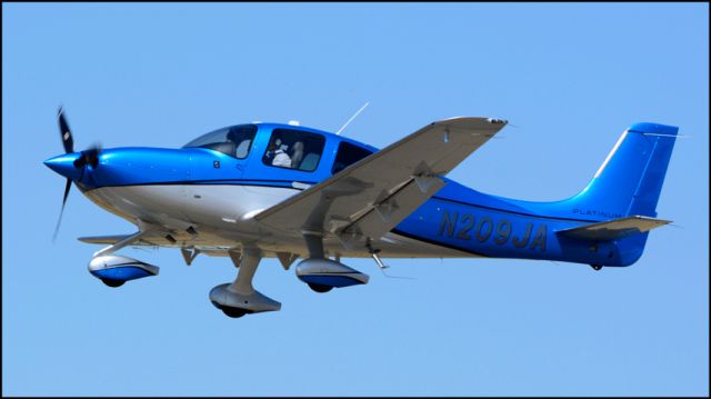 Cirrus SR-22 (N209JA)