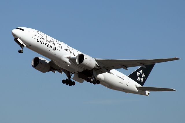 Boeing 777-200 (N77022) - 12/01/2019:  Star-Alliance livery for UA B777-224, flight to Newark after T/O from runway 26.