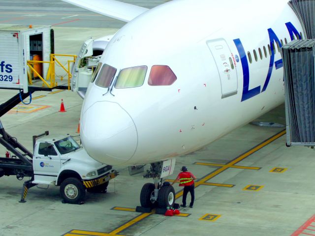 Boeing 787-9 Dreamliner (CC-BGA)