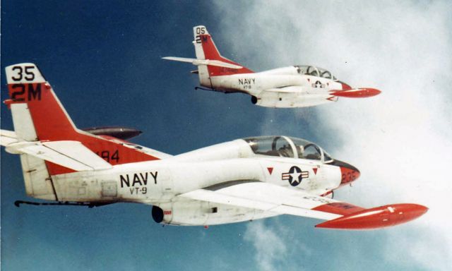 — — - Formation training VT-9 (Training Squadron Nine), NAS Meridian, MS