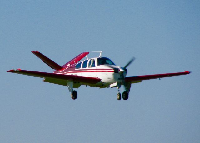 Beechcraft 35 Bonanza (N1024T) - Landing At Downtown Shreveport. 1976 Beech V35B. 