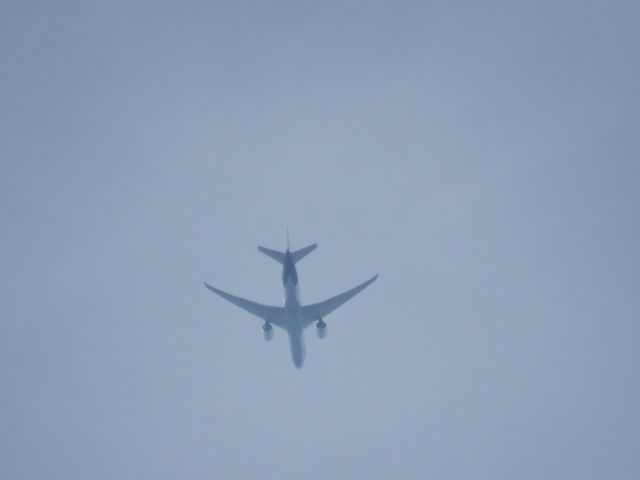 BOEING 777-200LR (N863FD)