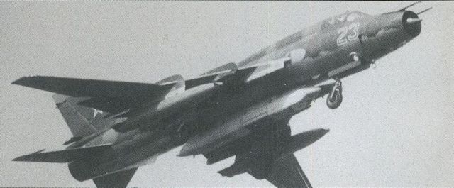 SUKHOI Su-22 (023) - scanned from postcardbr /Su-22