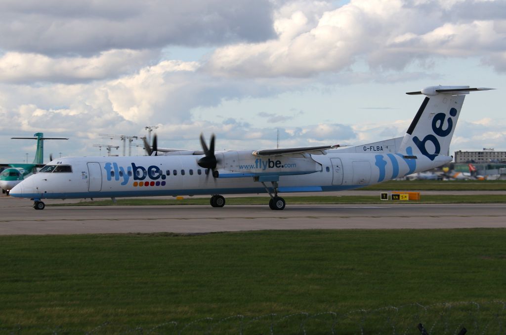 de Havilland Dash 8-400 (G-FLBA)