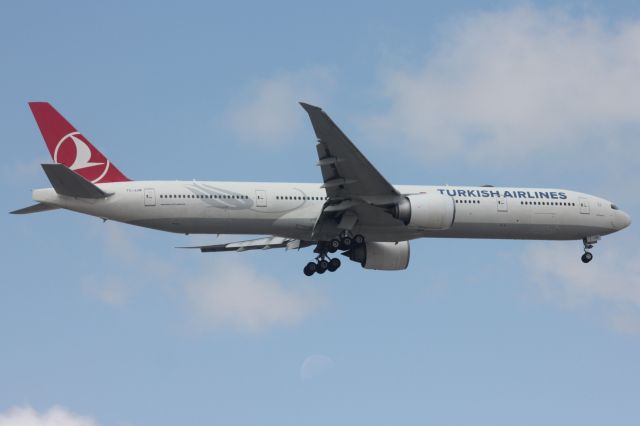 BOEING 777-300ER (TC-JJM)