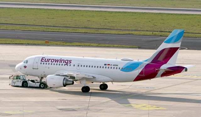 Airbus A319 (D-AKNV) - During pushback DUS/EDDL, 15. Apr. 2022