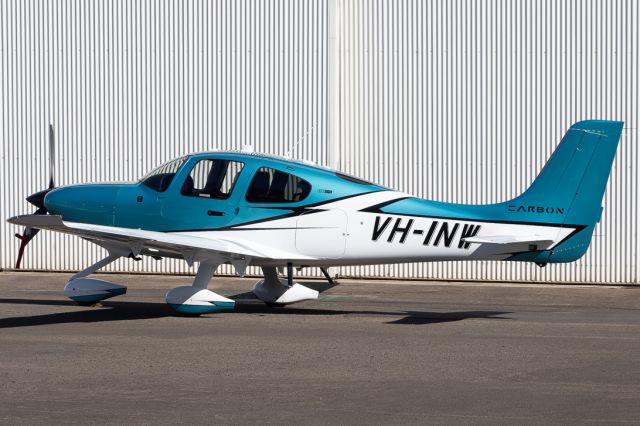 Cirrus SR-22 (VH-INW)