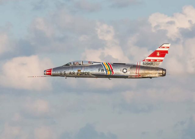 North American Super Sabre (N2011V)