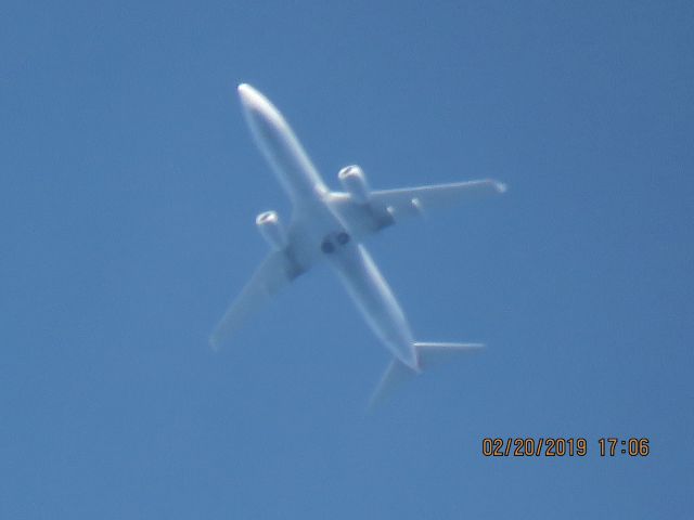 Boeing 737-800 (N990NN)