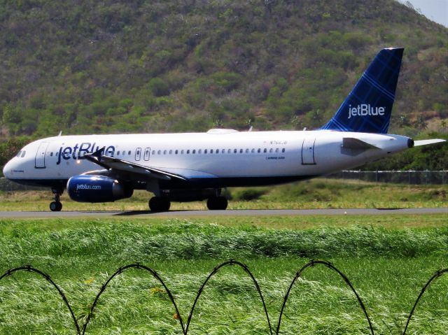 Airbus A320 (N766JB)