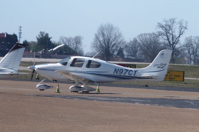 Cirrus SR-22 (N97CT)