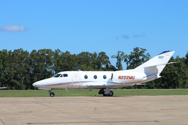 Dassault Falcon 10 (N222MU)