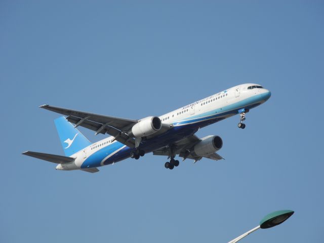 Boeing 757-200 (B-2868)