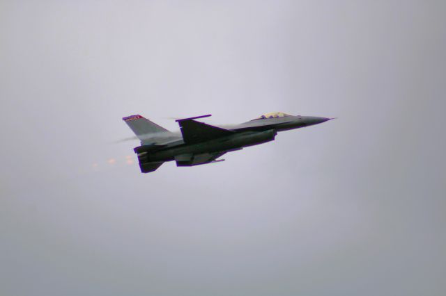 Lockheed F-16 Fighting Falcon —