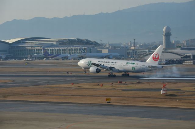 Boeing 777-200 (JA8984)