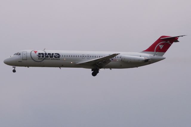 McDonnell Douglas DC-9-40 (N753NW)