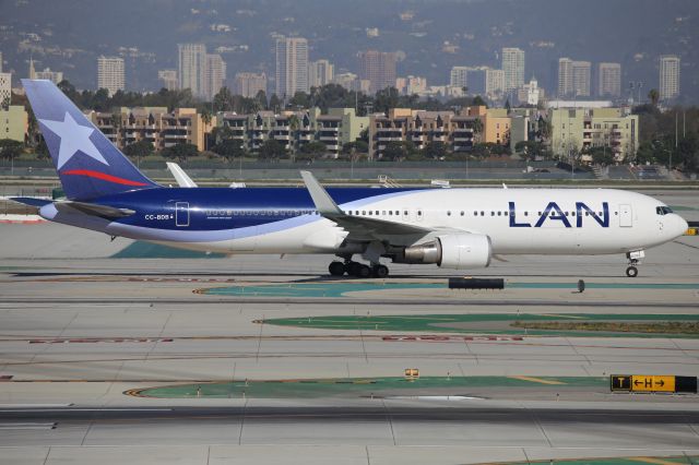 BOEING 767-300 (CC-BDB)