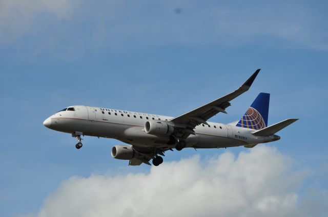 Embraer 170/175 (N109SY)