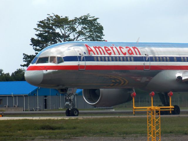 Boeing 757-200 (N181AN) - American Airlines N181AN taxiing for departure.