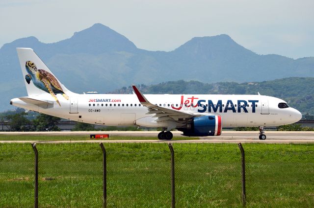 Airbus A320 (CC-AWO)