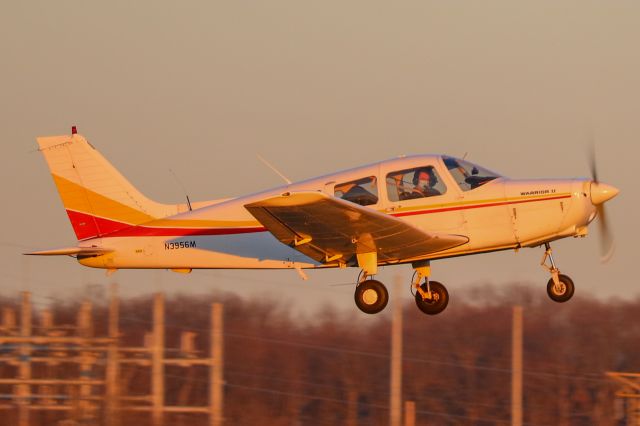 Piper Cherokee (N3956M)