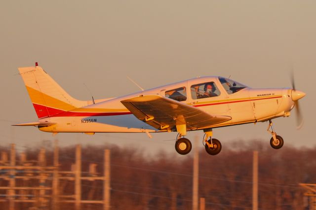 Piper Cherokee (N3956M)