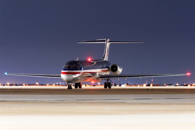 McDonnell Douglas MD-83 (N9681B) - Tug disconnected and N9681B is prepared to begin its taxi out at Dallas/Fort Worth. She has only 8 days left at this point until she is sent to the desert in New Mexico ending an illustrious career for American Airlines.