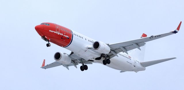 Boeing 737-800 (EI-FHL)