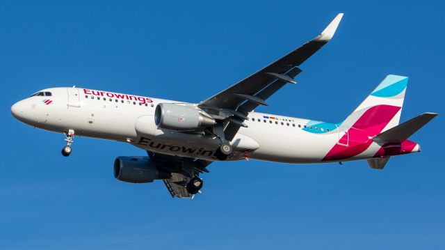 Airbus A320 (D-AEWT)