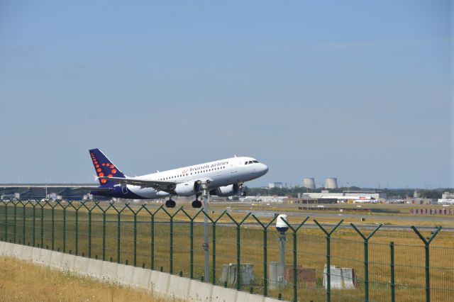 Airbus A319 (OO-SSB)