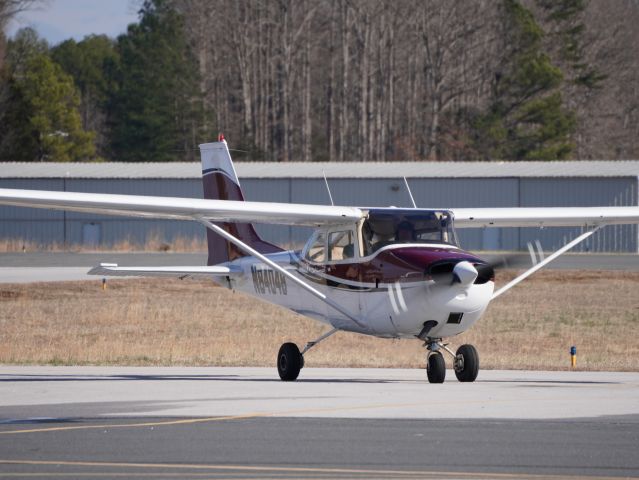 Cessna Skyhawk (N84048)