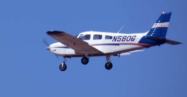 Piper Cherokee (N580G) - About to touch down is this 2019 Piper Archer TX in the Winter of 2025.