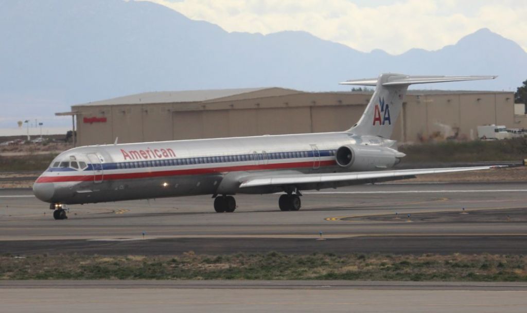 McDonnell Douglas MD-88 (N7550)