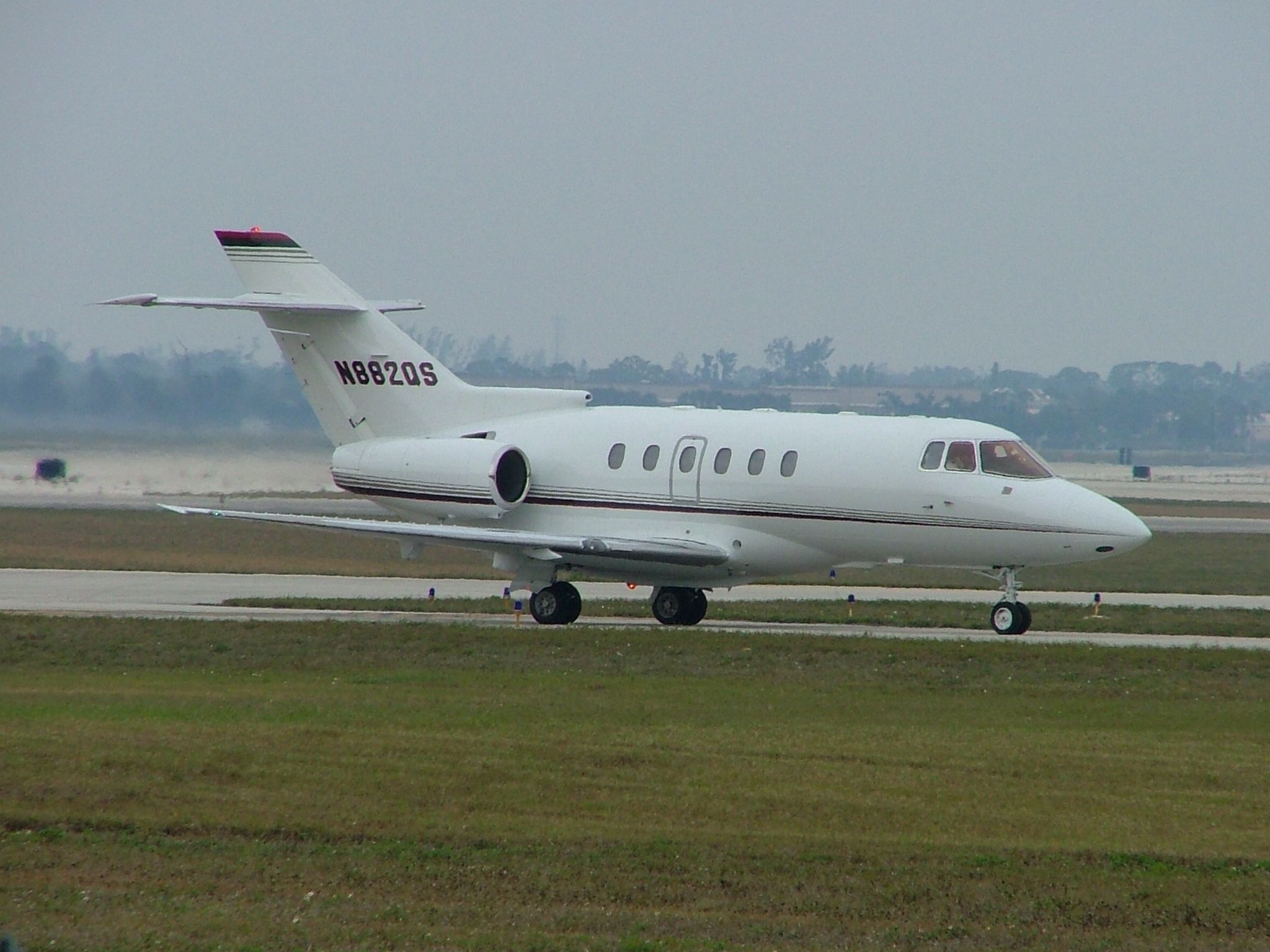 Hawker 800 (N882QS)