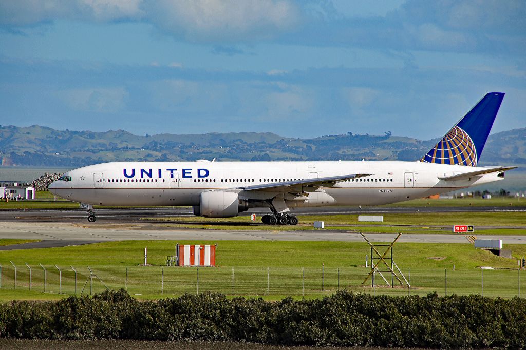 N787UA —