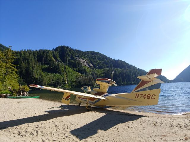 LAKE Turbo Seafury (N748C)