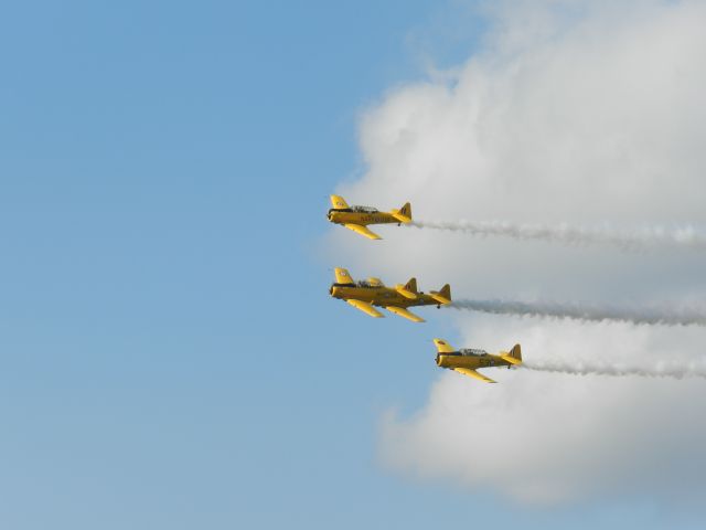 North American T-6 Texan (C-FFBD)