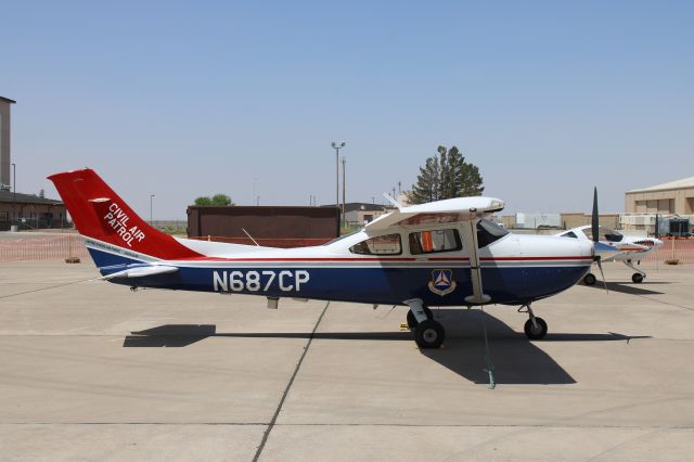 Cessna Skylane (N687CP)