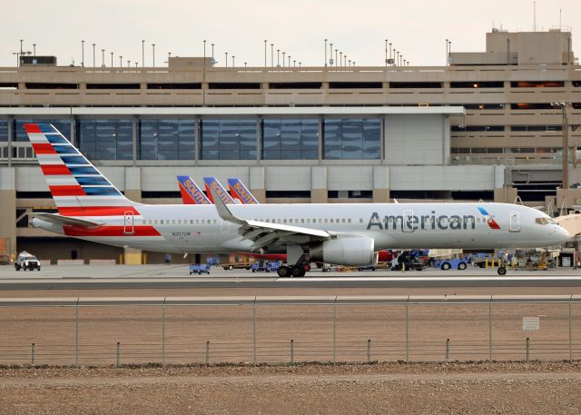 Boeing 757-200 (N207UW)