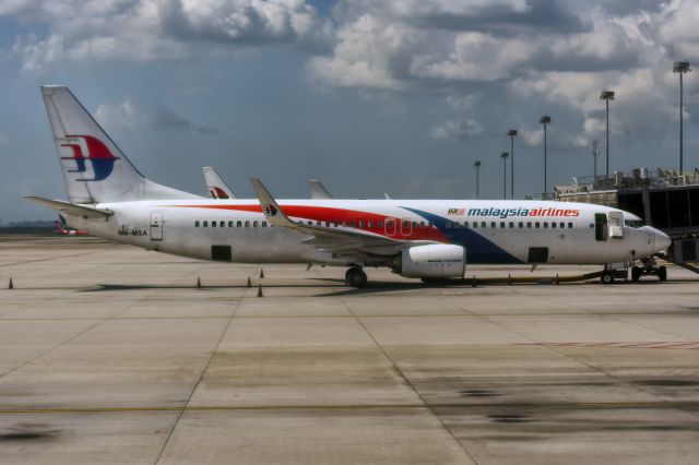 Boeing 737-800 (9M-MSA) - 6th January, 2020: Resting at the gate and roasting in the intense tropical sun of Kuala Lumpur International Airport. (See http://www.planexplorer.net/Xploregallery/displayimage.php?pid=1730 )