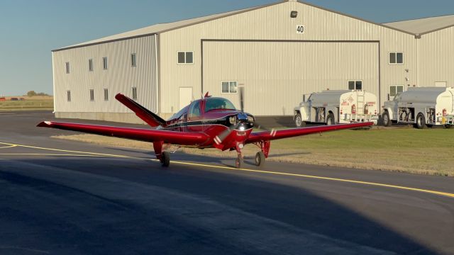 Beechcraft 35 Bonanza (N6269V) - N6269V taxiing to its hangar.