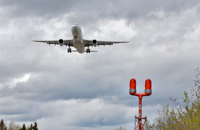 Airbus A330-300 (C-GKTS) - AIRBUS A330-300 landing at Jean-Lesage Airport (CYQB) 2012-05-11