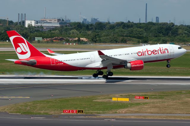 Airbus A330-200 (D-ALPE)